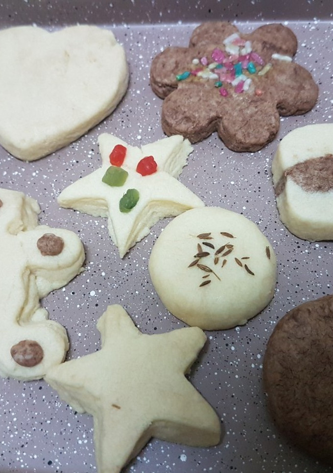பட்டர் குக்கீஸ்(வெண்ணை பிஸ்கட்) (Butter cookies recipe in tamil) செய்முறை முக்கிய புகைப்படம்