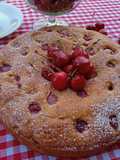 Torta golosa con le ciliegie