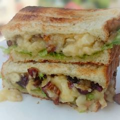 A picture of Banana and Medjool Dates Diet Brunch Sandwich / DAY 1.
