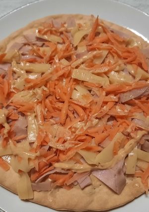 Una foto de Tarta fría de zanahoria, jamón y queso
