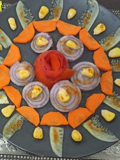 वेजिटेबल सलाद(vegetable salad recipe in hindi) रेसिपी मुख्य फोटो