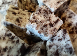 A picture of Cookies & Cream Oreo Fudge.