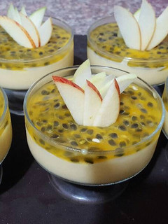 Una foto de Mousse de maracuyá