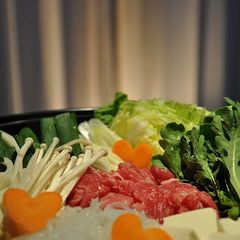 A picture of Sukiyaki and Warishita (Sukiyaki Sauce).