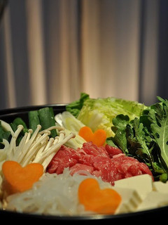 A picture of Sukiyaki and Warishita (Sukiyaki Sauce).