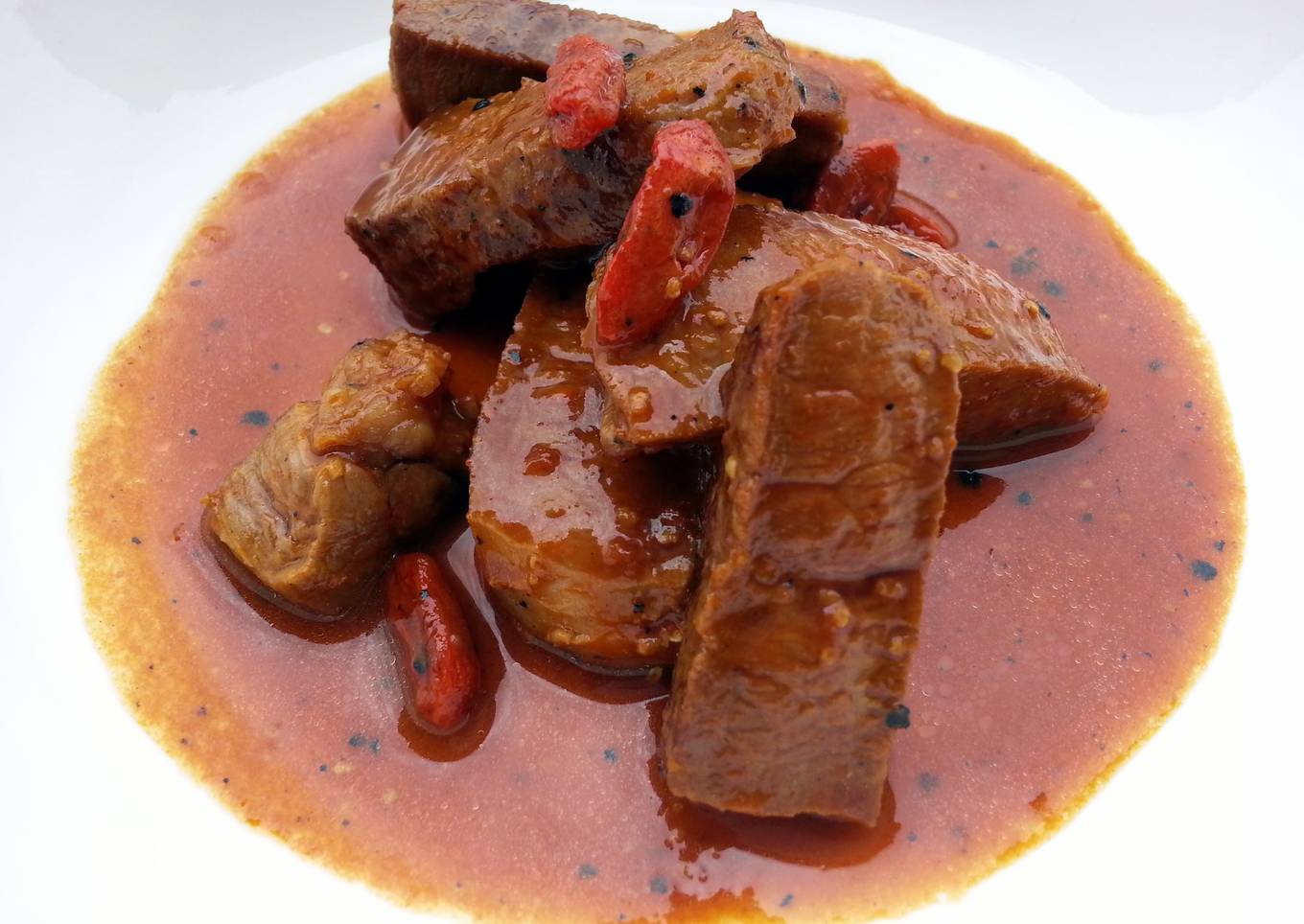 LG STEAK WITH WOLFBERRY SAUCE