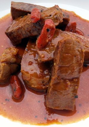 A picture of LG STEAK WITH WOLFBERRY SAUCE.