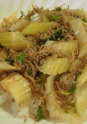 A picture of Italian-Flavored Stir-Fried Celery and Chirimen Jako (Semi-dried tiny sardines).