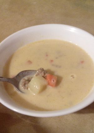 A picture of Cheeseburger Soup.