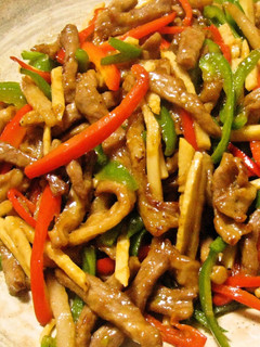 A picture of Authentic Chinese Food! Chinjao Rosu (Beef and Pepper Stir-Fry).