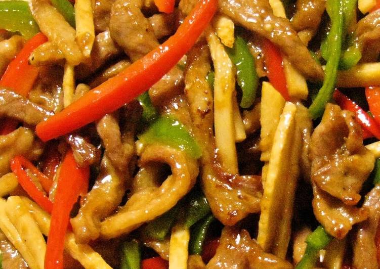 Step-by-Step Guide to Make Super Quick Homemade Authentic Chinese Food! Chinjao Rosu (Beef and Pepper Stir-Fry)