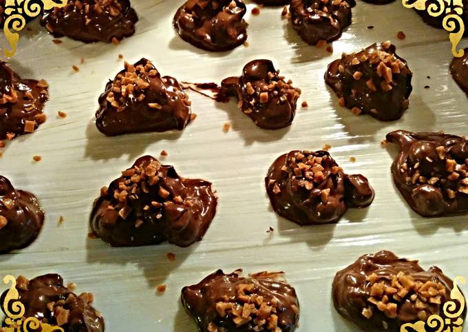 Simple Way to Make Any-night-of-the-week Slow Cooker Nut Clusters