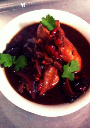 A picture of Herbal chicken.