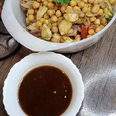 A picture of Chana salad with dressing of imli chutney ❤❤❤.