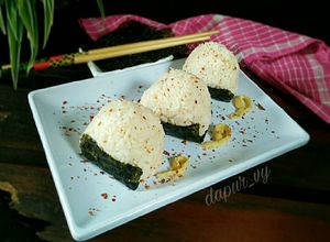 Foto resep ONIGIRI Simple 5 bahan (Nasi Kepal)