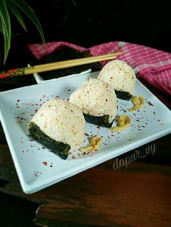 Cara Gampang Menyiapkan Resep  ONIGIRI Simple 5 bahan (Nasi Kepal) yang Lezat Sekali, Lezat