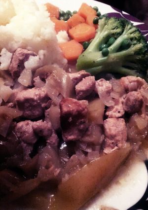 A picture of Pork & Apples in Cider.