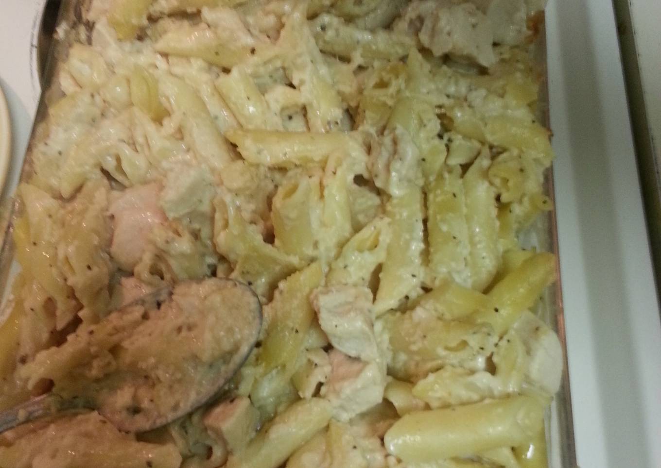 Alfredo chicken pasta bake