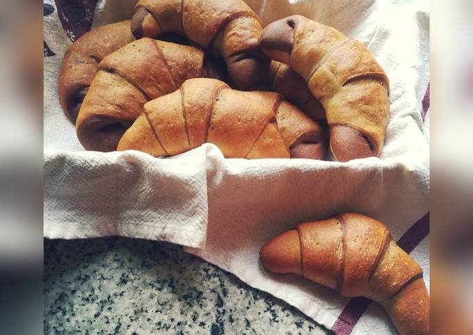 Cornetti leggeri con impasto al cacao