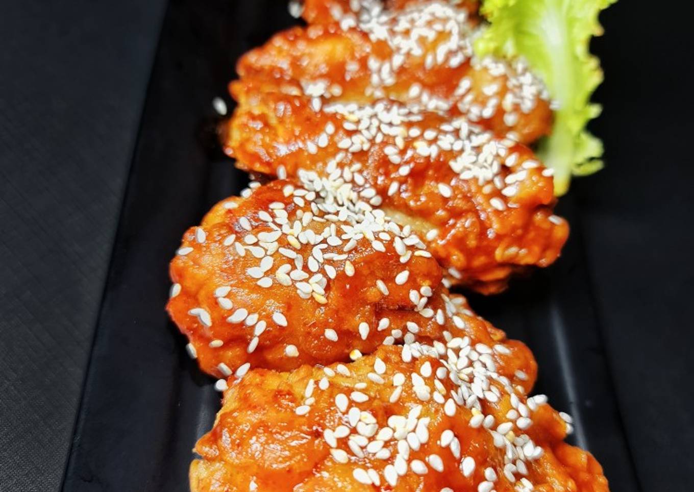 Chicken wings with gochujang sauce