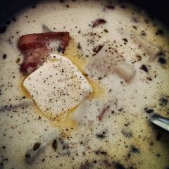 A picture of New England Clam Chowder.