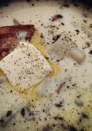 A picture of New England Clam Chowder.