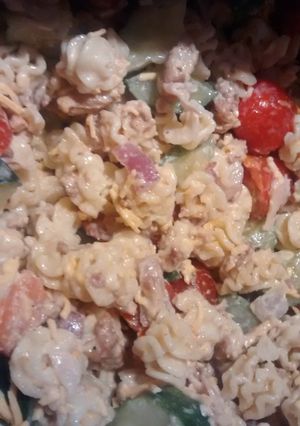A picture of Bris Bacon Ranch Pasta Salad.