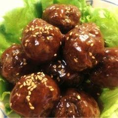 A picture of Crispy and Fluffy Meatballs with Sweet-Sour Sauce.