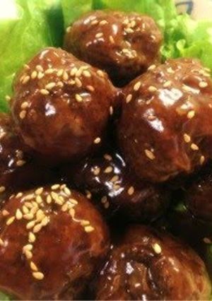 A picture of Crispy and Fluffy Meatballs with Sweet-Sour Sauce.