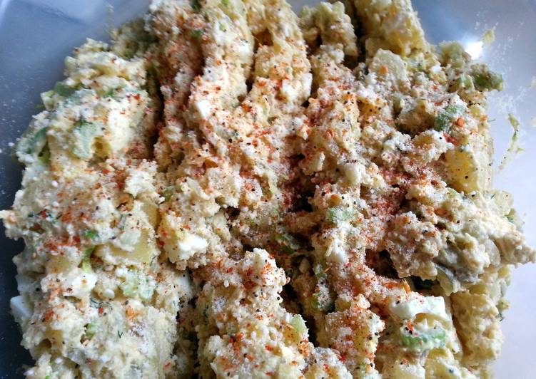 Recipe of Perfect Potato salad with fresh dill and sour cream