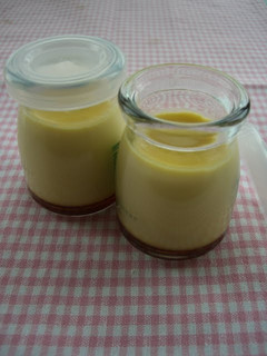 A picture of Creamy Smooth Easy Caramel Pudding Made in a Frying Pan.