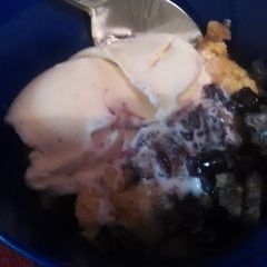 A picture of Blueberry dump cake.
