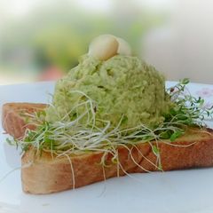 A picture of Avocado and Macadamia Diet Brunch Sandwich / DAY 2.