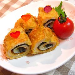 A picture of Deep Fried Chikuwa Fish Stick, Nori Seaweed and Cheese.