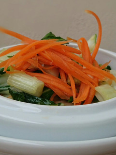 A picture of Bak Choy With Carrot.
