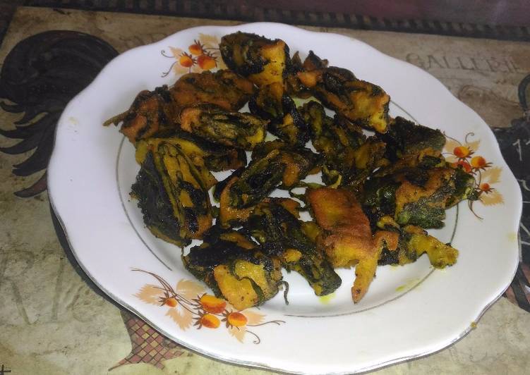 Recipe of Super Quick Homemade Taro leaves fritters