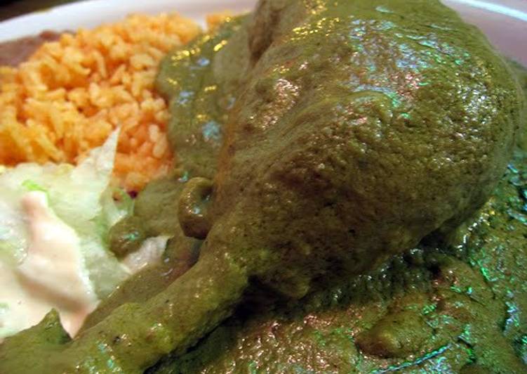 Steps to Make Perfect Mole verde