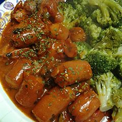 A picture of Rustic hotdog tikki masala.