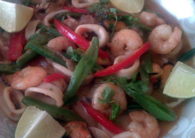 Step-by-Step Guide to Make Vickys Thai-Style Seafood Curry, GF DF EF SF NF