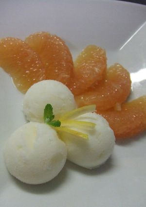 A picture of Grapefruit Frozen Yogurt.
