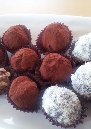 A picture of Simple Chocolate Truffles.