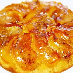 A picture of Christmas Apple Cake in a Frying Pan.