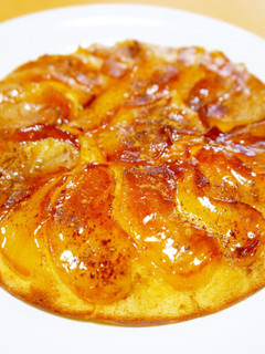 A picture of Christmas Apple Cake in a Frying Pan.