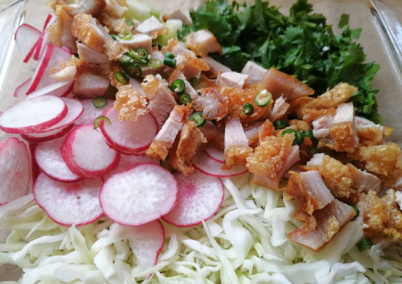 Ensalada con chicharrón 🥙🐖