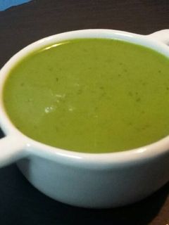 Una foto de Curry fresco de albahaca