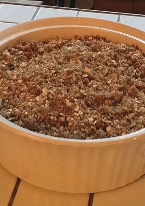 A picture of Easy peasy apple crisp!.
