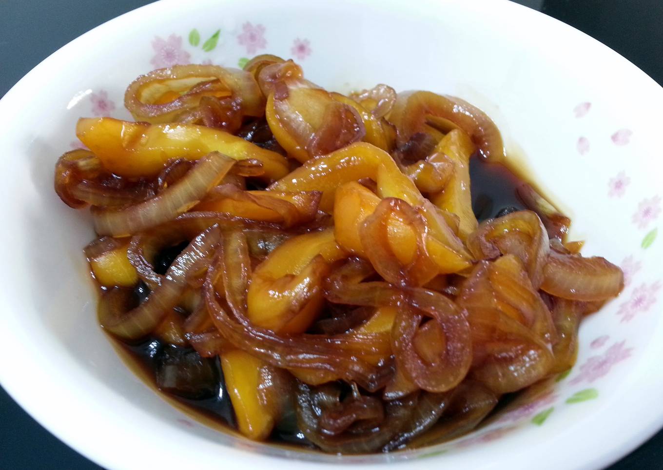 Jackfruit And Onion In Teriyaki Sauce