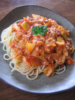 A picture of Melting Cheese and Spring Cabbage Tomato Pasta.