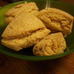 A picture of Leanna's Biscuits.