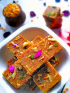 चना दाल बर्फी (chana dal barfi recipe in Hindi) रेसिपी मुख्य फोटो